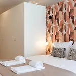 Ando Living - Flores 200 House Lägenhetshotell