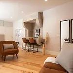 Lägenhetshotell Ando Living - Flores 200 House