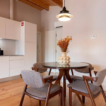 Ando Living - Flores House *