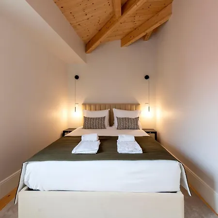 Ando Living - Flores House