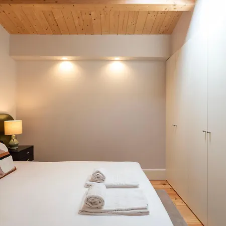 아파트 Ando Living - Flores 200 House 포르투