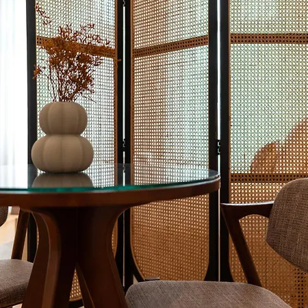 Ando Living - Flores House *