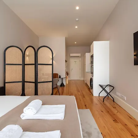 Ando Living - Flores House