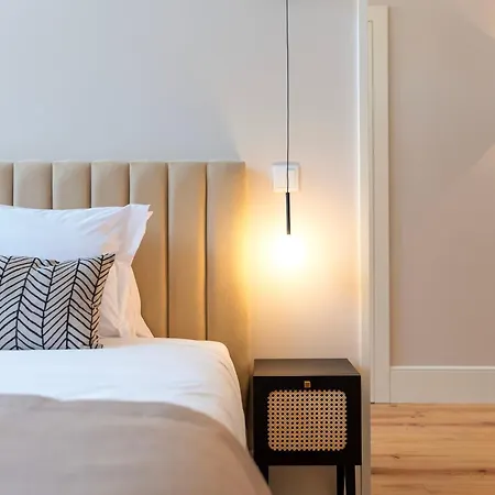 Ando Living - Flores House Apartment