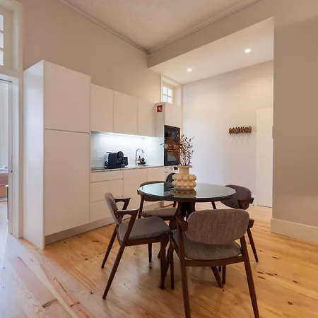 Ando Living - Flores House Apartment Porto