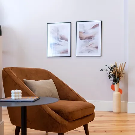 Ando Living - Flores House Apartment