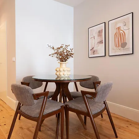 Ando Living - Flores 200 House Oporto