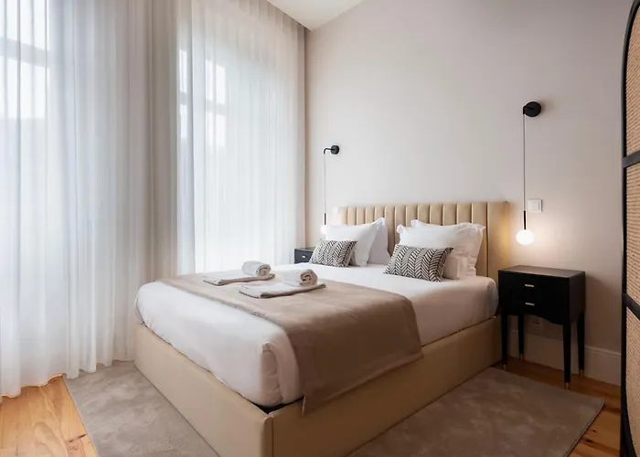 아파트 Ando Living - Flores 200 House 포르투