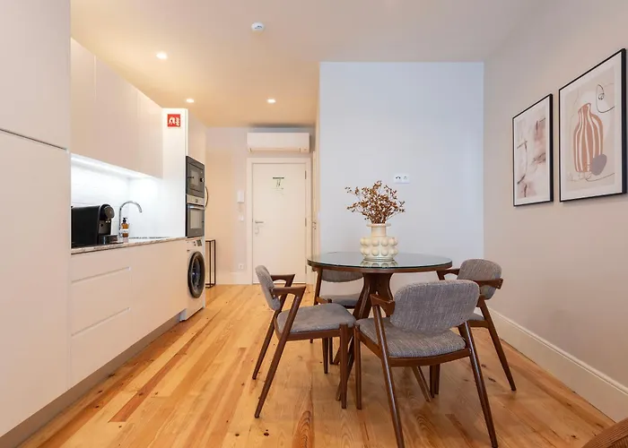 Ando Living - Flores 200 House 4* Oporto