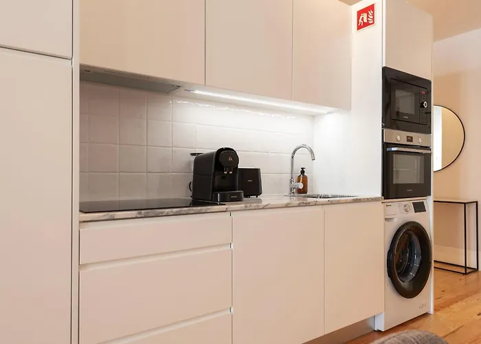 Ando Living - Flores 200 House Oporto