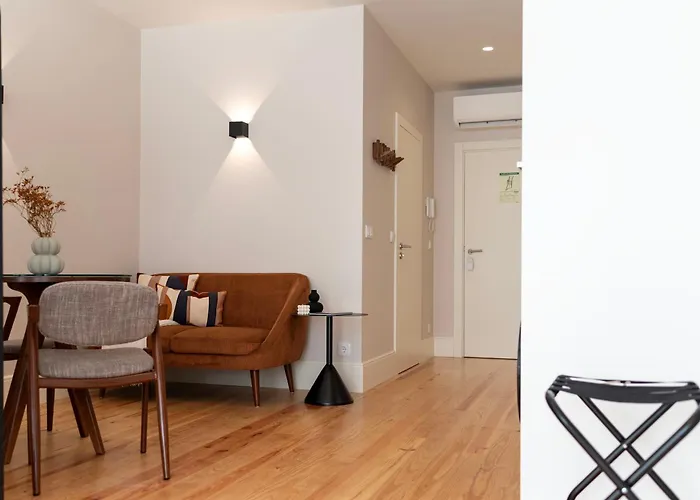 Aparthotel Ando Living - Flores 200 House Oporto