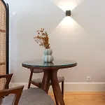 Ando Living - Flores 200 House 아파트호텔 4*