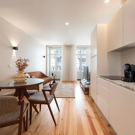 Ando Living - Flores 200 House 4* Porto