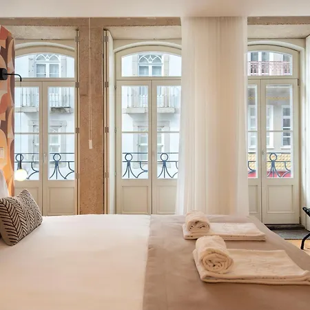 Ando Living - Flores 200 House 4* Porto