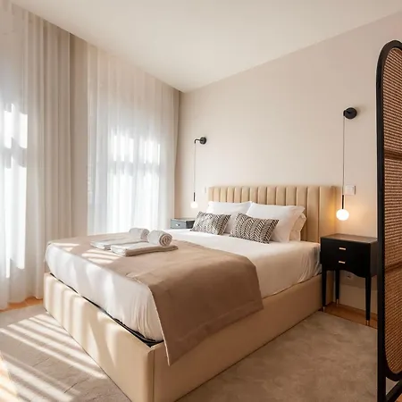 Ando Living - Flores 200 House Porto