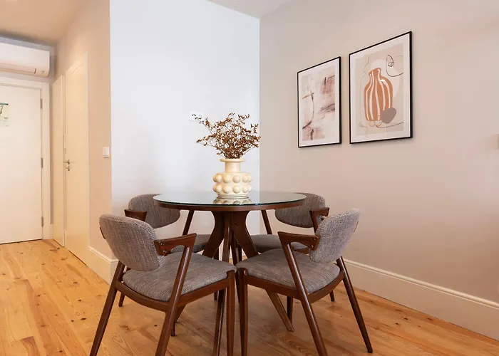 Ando Living - Flores 200 House Oporto